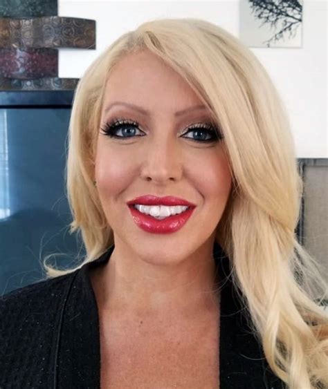 elura jenson|@AluuraJenson .